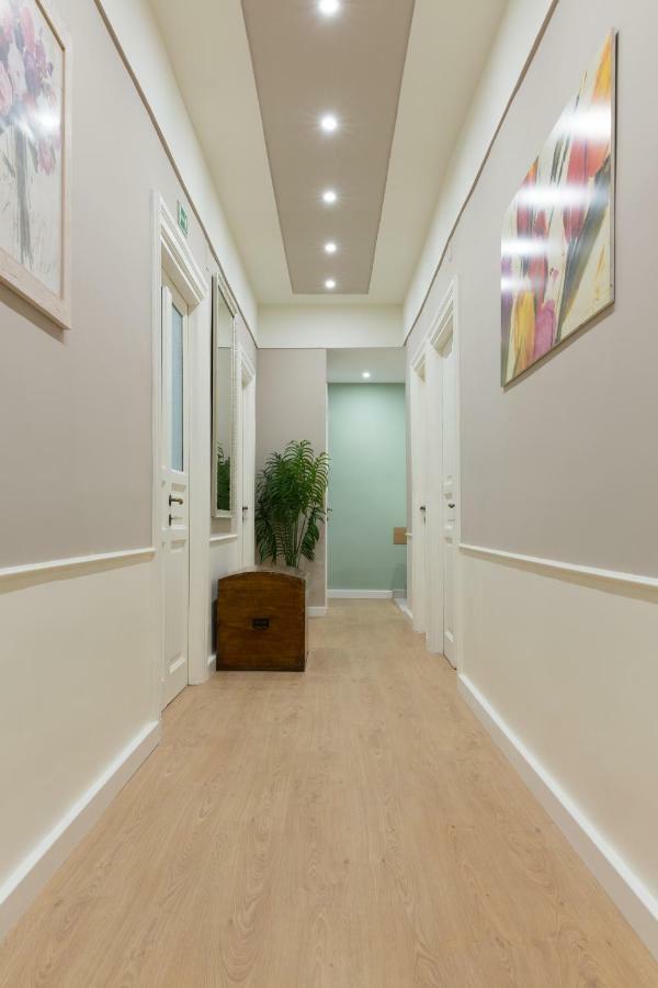 Beautiful Apartment In San Giovanni Close To Colosseo Rome Exterior photo